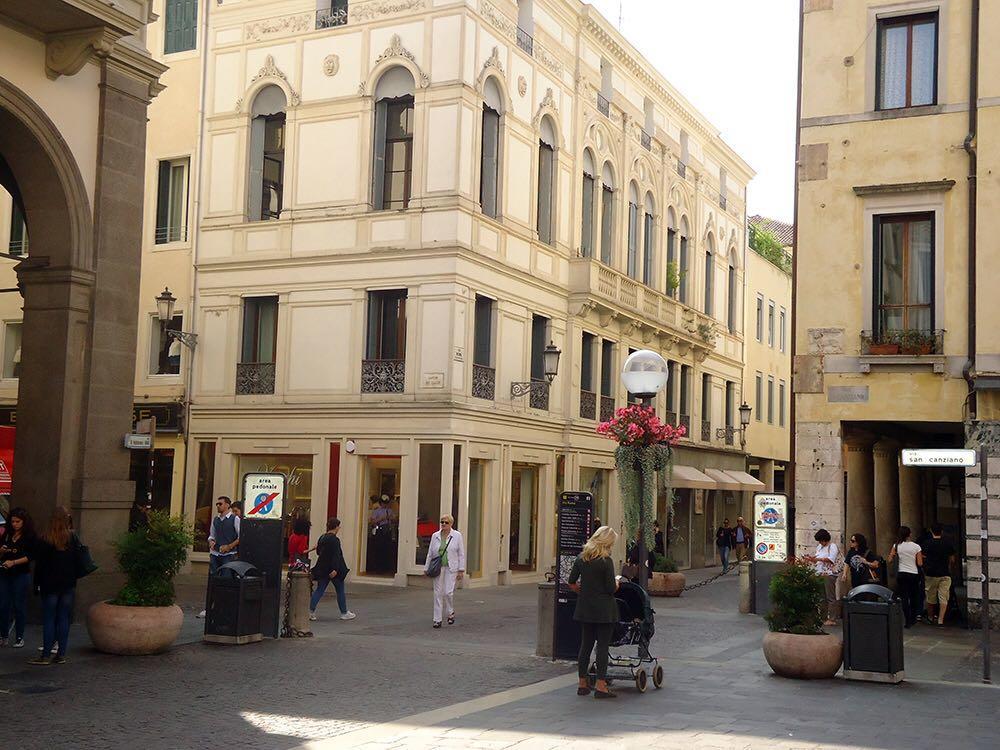 Canton Del Gallo *